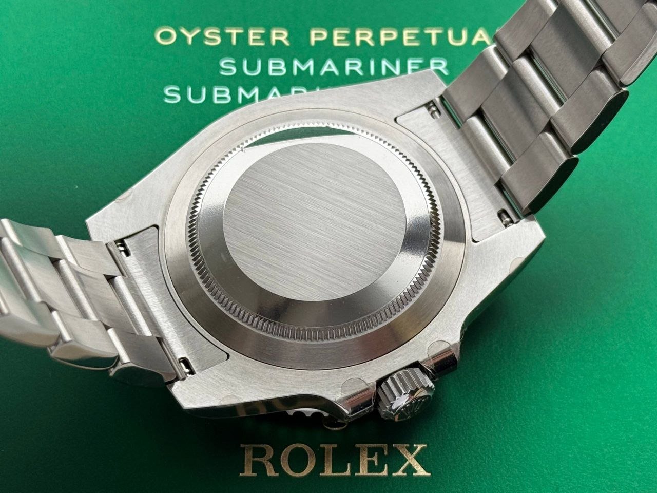 Rolex Submariner Date – Green Dial & Green Bezel Ref:126610LV - Image 3